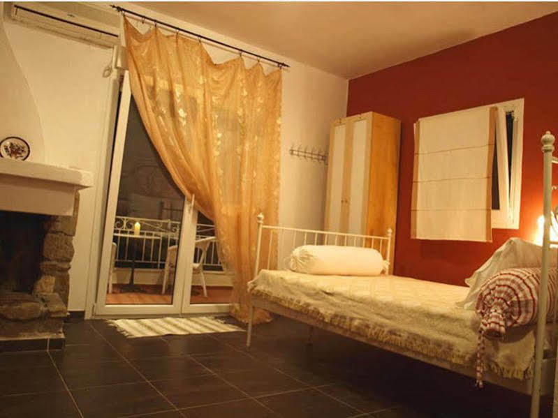איוס חורה Hotel Lofos - The Hill מראה חיצוני תמונה