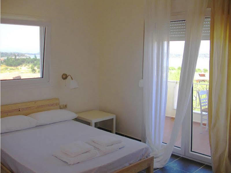 איוס חורה Hotel Lofos - The Hill מראה חיצוני תמונה